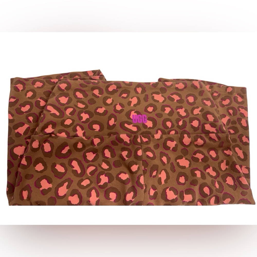 UGG Rilynn Leopard Print Biker Shorts - Picture 4 of 5
